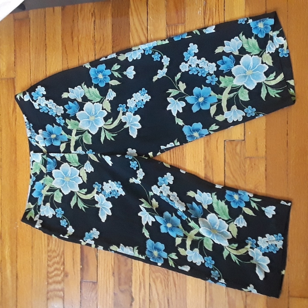 Tommy bahama Floral black green crop pants